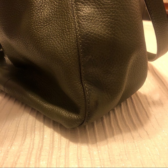 Banana republic LEATHER cross body - Picture 6 of 6